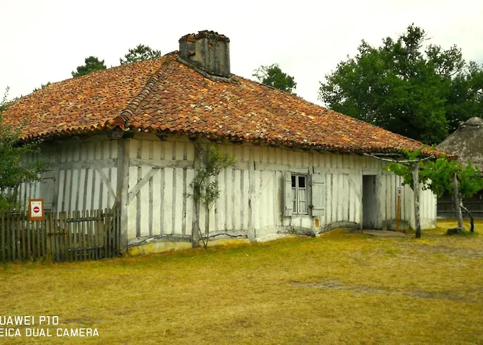 De L'ouvroir Villa