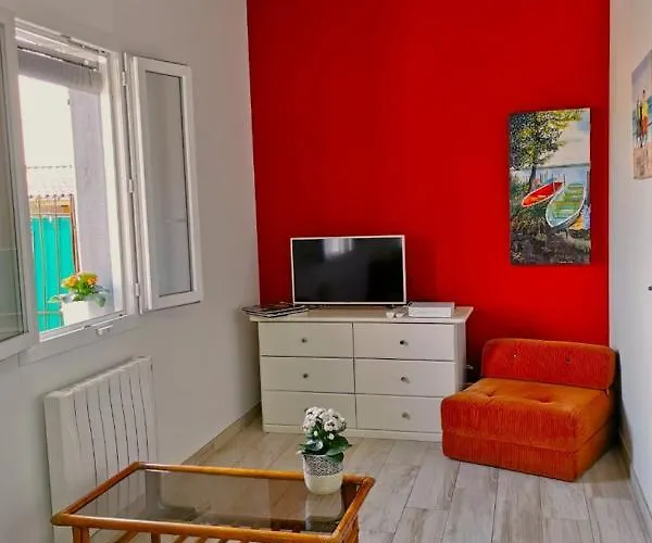 De L'ouvroir 빌라 Léon